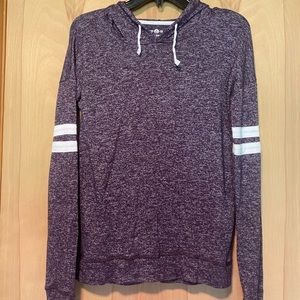 Juniors XS SO hooded long sleeve